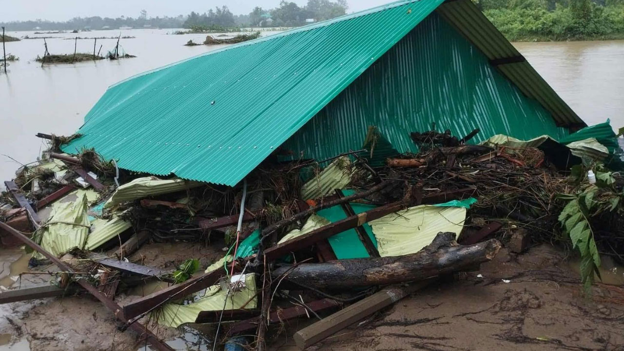 ফেনীতে বন্যা নিয়ন্ত্রণ বাঁধের ৩৬ স্থানে ভাঙন, এবারও ক্ষতি কয়েক কোটি টাকা