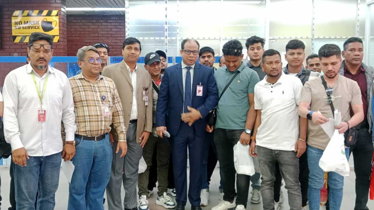 সোমবার ইরান থেকে দেশে ফিরছেন আরও ৩০ বাংলাদেশি