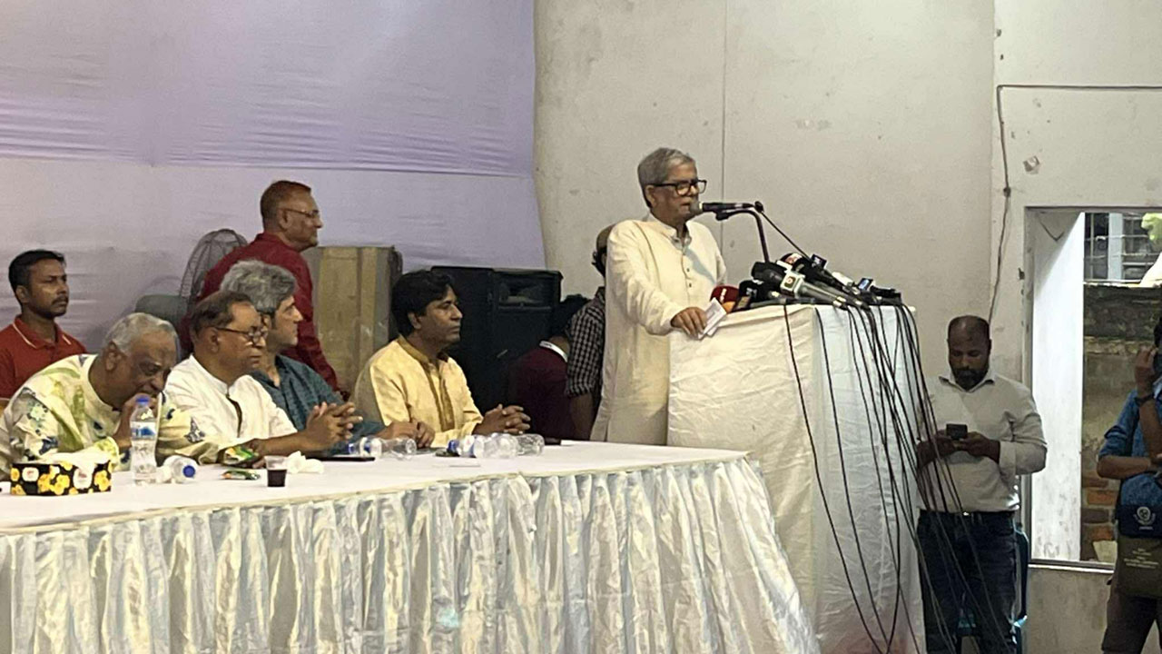 গণতন্ত্র পুনরুদ্ধারের সুযোগ হারালে বাংলাদেশ পিছিয়ে যাবে : মির্জা ফখরুল