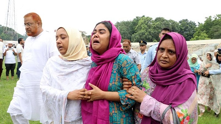 চোখের জলে শেষবিদায়, চিরনিদ্রায় শায়িত পাইলট তৌকির