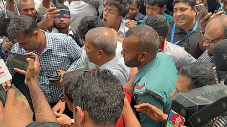৯ ঘণ্টা আটকে থাকার পর মাইলস্টোন ছাড়লেন দুই উপদেষ্টা