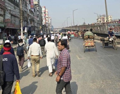 রাজধানীতে চলছে সিএনজি ধর্মঘট, ভোগান্তিতে নগরবাসী