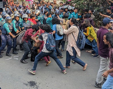 ধর্ষণের বিচার দাবির গণপদযাত্রায় পুলিশের লাঠিচার্জ