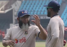 পাকিস্তানি কোচের মেয়াদ বাড়াচ্ছে বিসিবি