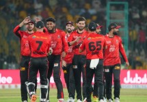 পিএসএলে উড়ছেন রিশাদ, উড়ছে লাহোরও