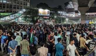 কুয়েট ভিসির পদত্যাগ দাবিতে শাহবাগ ব্লকেড
