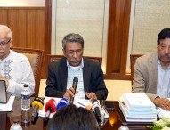 ফ্যাসিস্টদের পালিয়ে যাওয়া গণতন্ত্রের প্রাথমিক বিজয় : আলী রীয়াজ