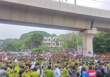 নার্স ও মিডওয়াইফদের শাহবাগ অবরোধ