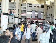 ঈদযাত্রা: কমলাপুরে ঘরমুখো মানুষের ঢল