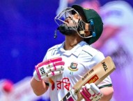 গিলক্রিস্টকে ছাড়িয়ে মুশফিকের রেকর্ড, ছুটছেন লিটনকে নিয়ে