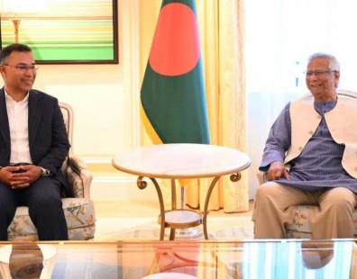 কেক পাঠিয়ে প্রধান উপদেষ্টাকে জন্মদিনের শুভেচ্ছা জানালেন তারেক রহমান