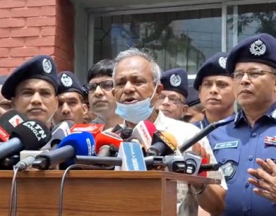‘মবে’ জড়িতদের ছাড় নয়: স্বরাষ্ট্র উপদেষ্টা