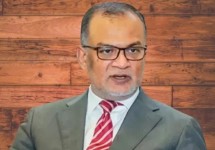 সমালোচকদের হতাশ করে যোগ্যতার প্রমাণ দিয়েছেন বাণিজ্য উপদেষ্টা’