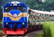 ছাত্র-জনতাকে ঢাকায় আনতে ট্রেন ভাড়া করল সরকার
